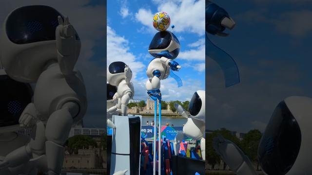 Astro Bot invades London!